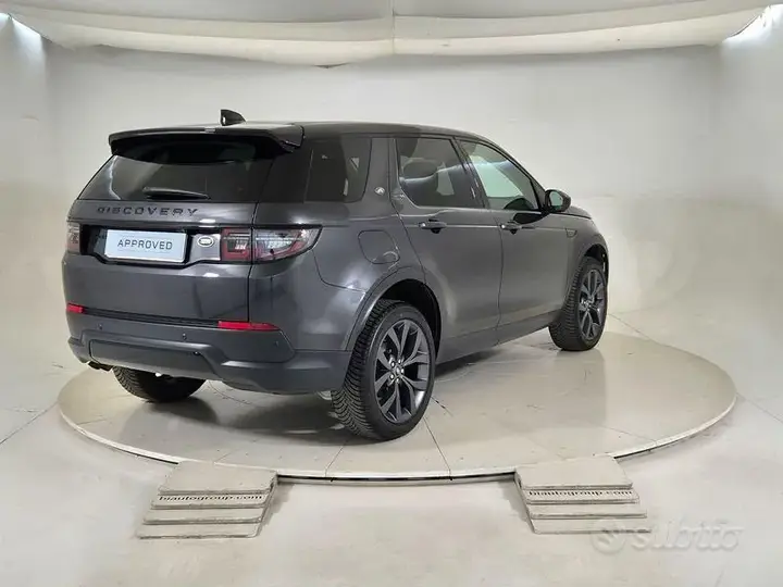 Land Rover Discovery Sport 2022 photo 2