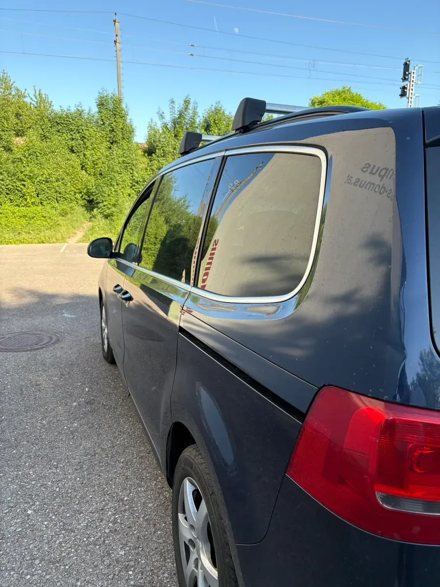 Volkswagen Sharan 2012 photo 2