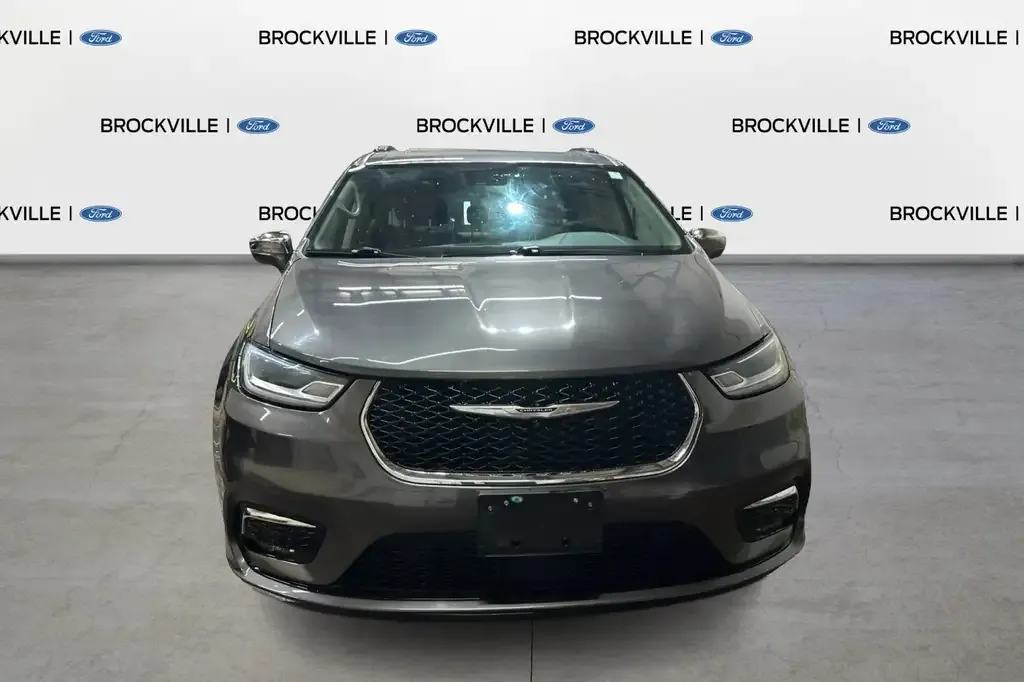 Chrysler Pacifica 2022 photo 2