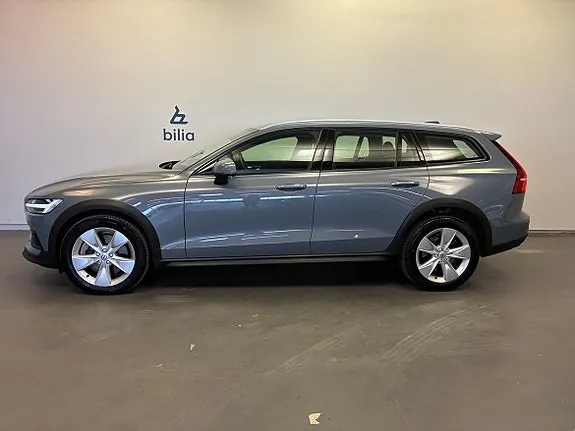 Volvo V60 Cross Country 2024 photo 3