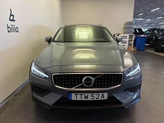 Volvo V60 Cross Country 2024 photo 2