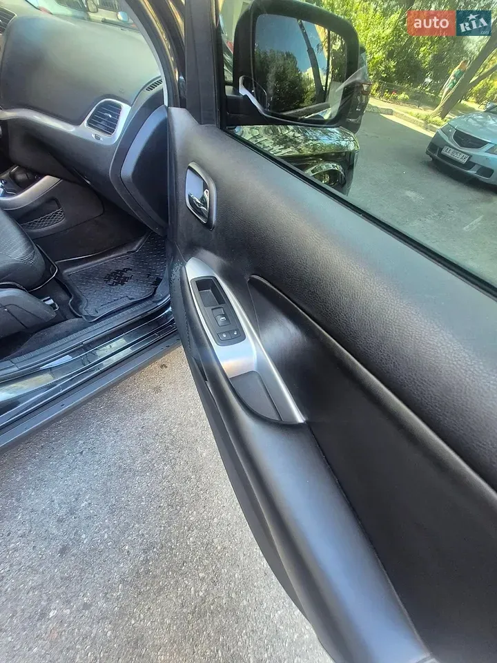 Dodge Journey 2011 photo 3