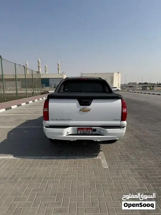 Chevrolet Avalanche 2011 photo 4
