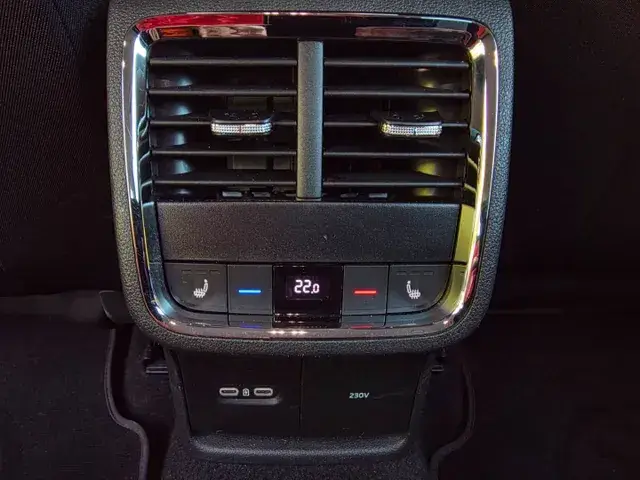 Skoda Octavia Combi 2021 photo 2