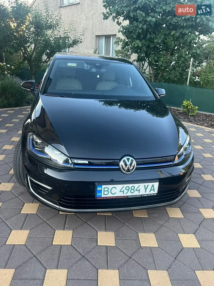 Volkswagen E-Golf 2019 photo 2