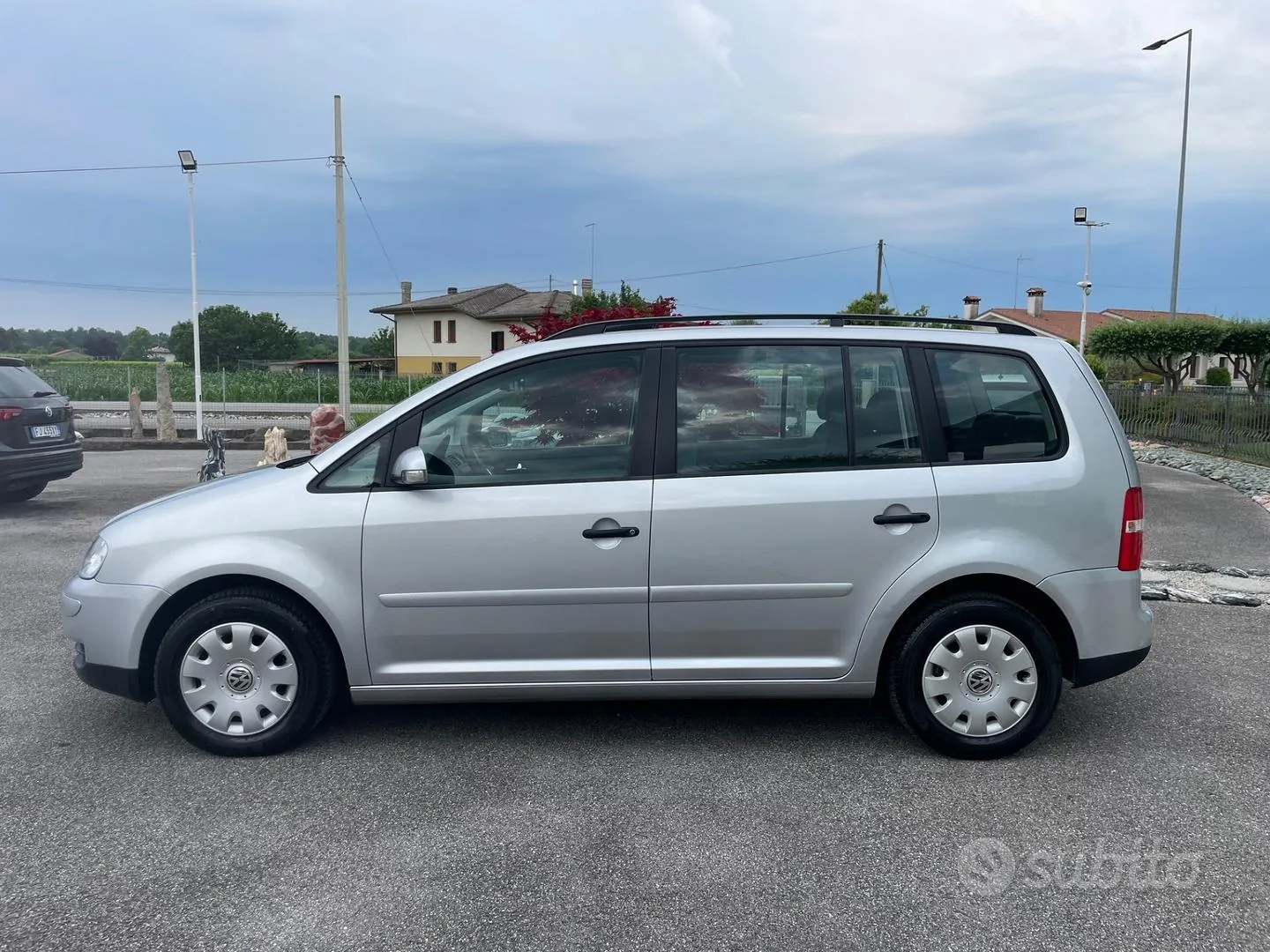 Volkswagen Touran 2006 photo 2
