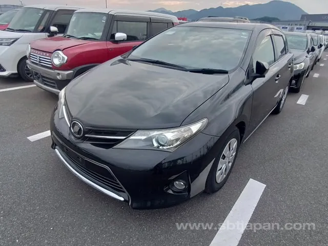 Toyota Auris 2013 photo 2
