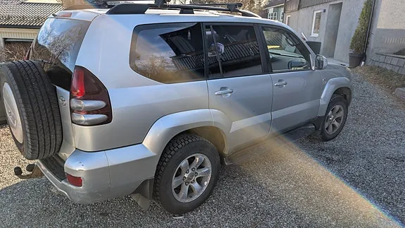 Toyota Land Cruiser 2004 photo 2