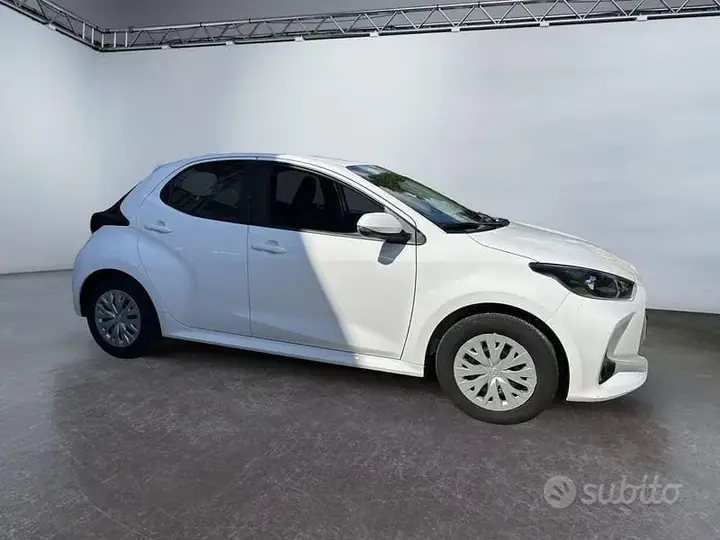 Toyota Yaris 2022 photo 4
