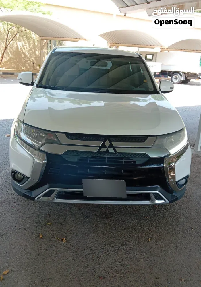 Mitsubishi Outlander 2019 photo 2