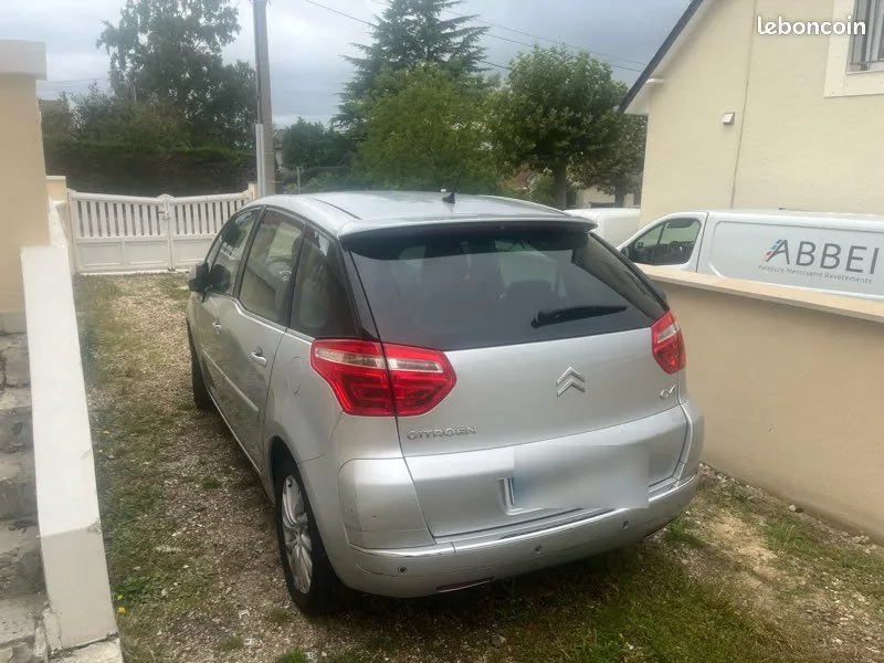 Citroen C4 Picasso 2010 photo 2