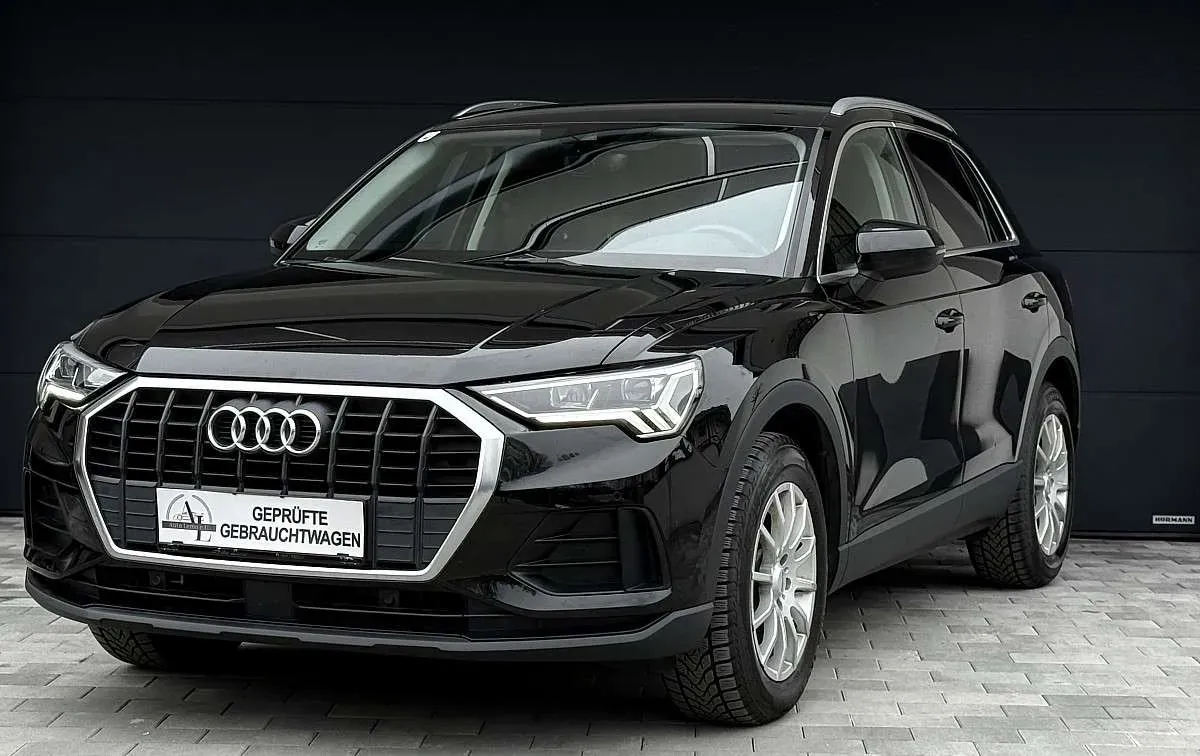Audi Q3 2019 photo 2