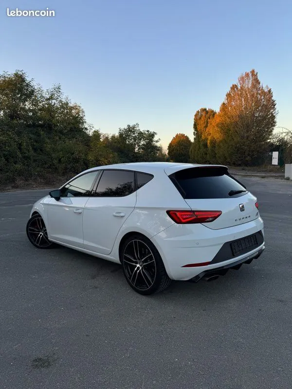 Seat Leon 2018 photo 2