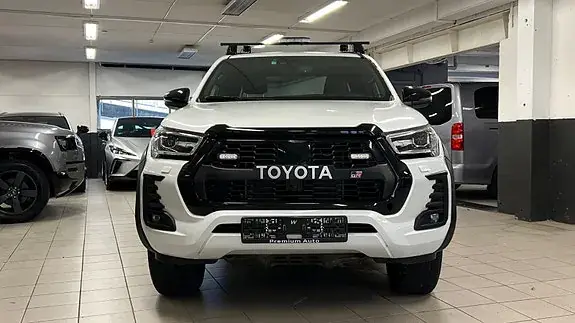 Toyota Hilux 2024 photo 2