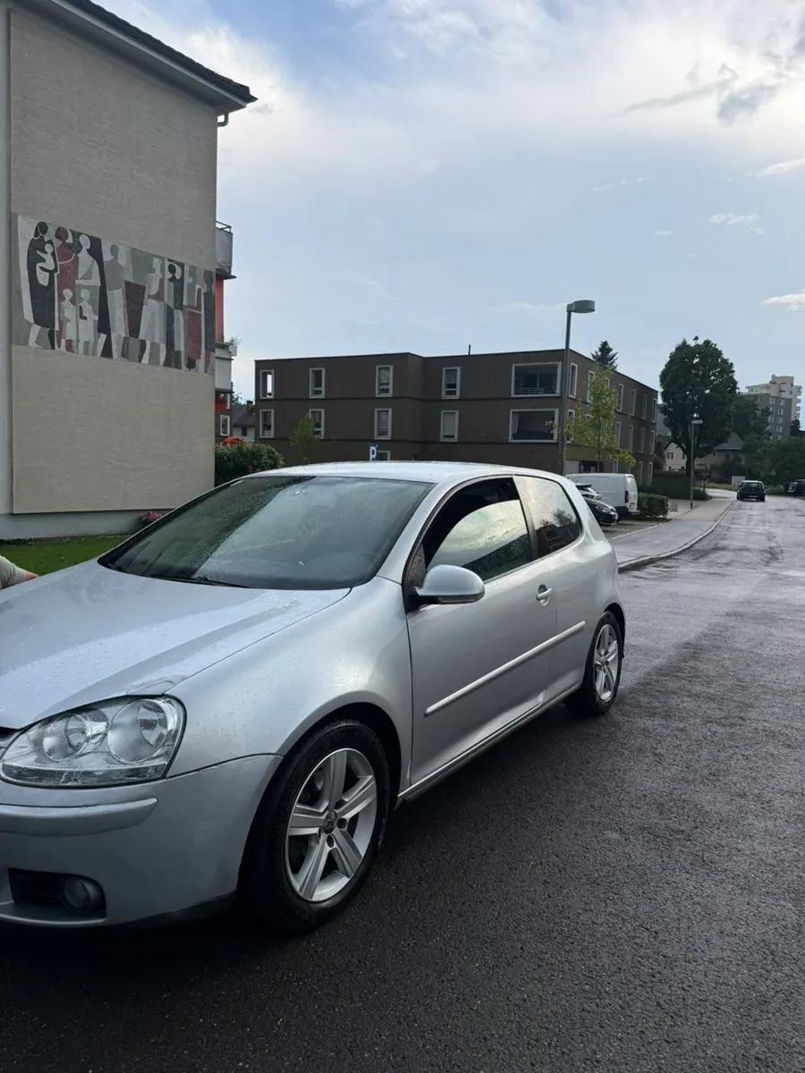 Volkswagen Golf 2003 photo 2