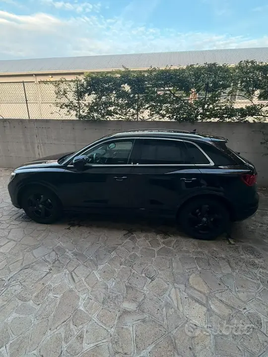 Audi Q3 2019 photo 2