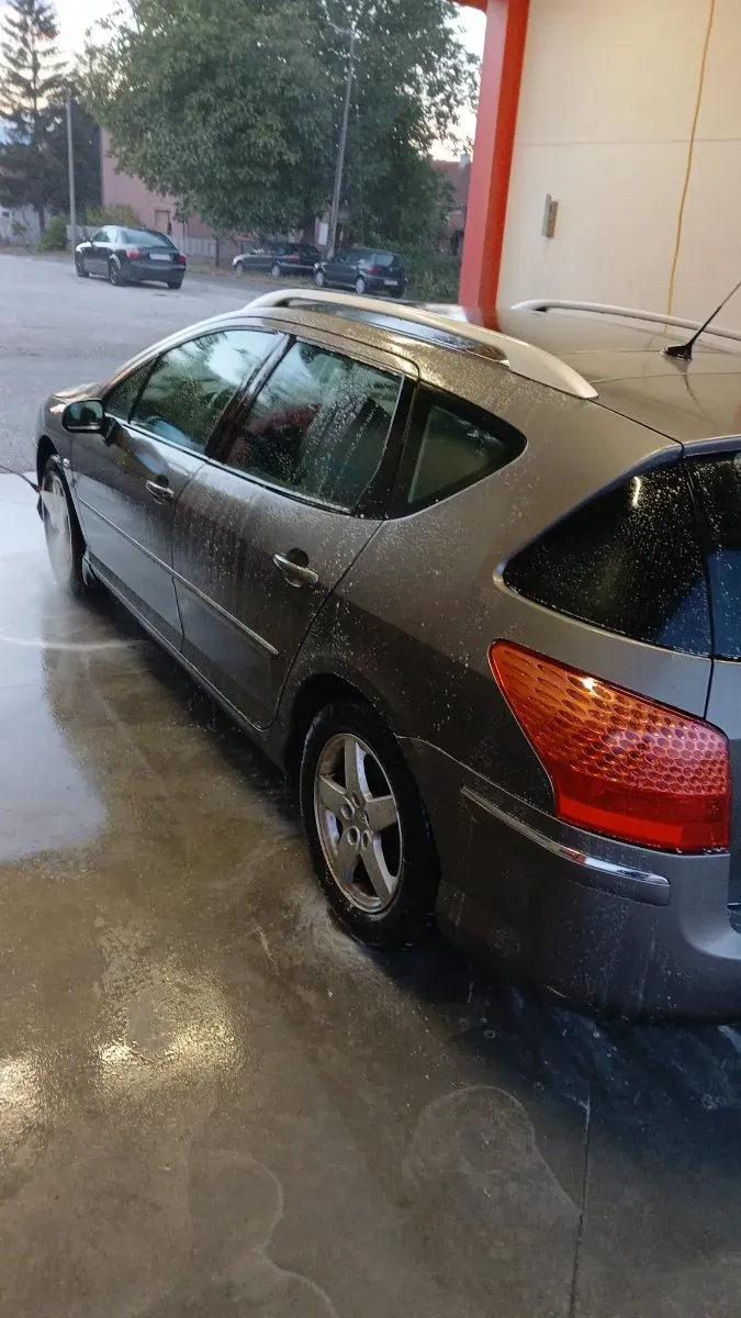 Peugeot 407
