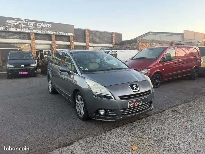Peugeot 5008 2011 photo 2