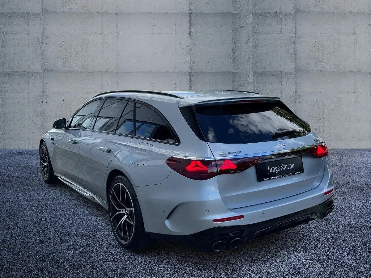 Mercedes-Benz E-Class 2025 photo 3