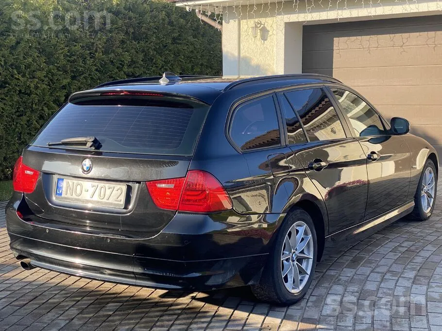 BMW 318 2010 photo 5