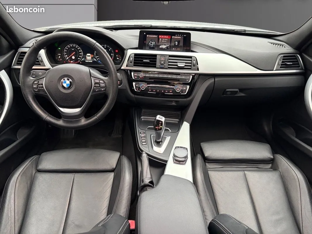BMW 3 Series 2018 photo 2