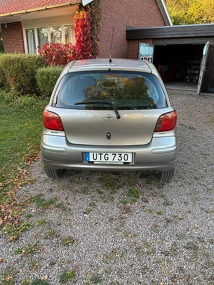 Toyota Yaris 2004 photo 3