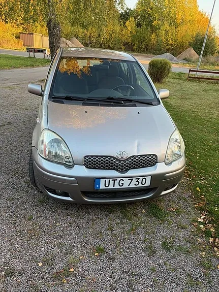 Toyota Yaris 2004 photo 2