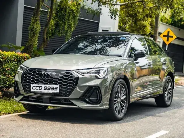 Audi Q3 2023 photo 2