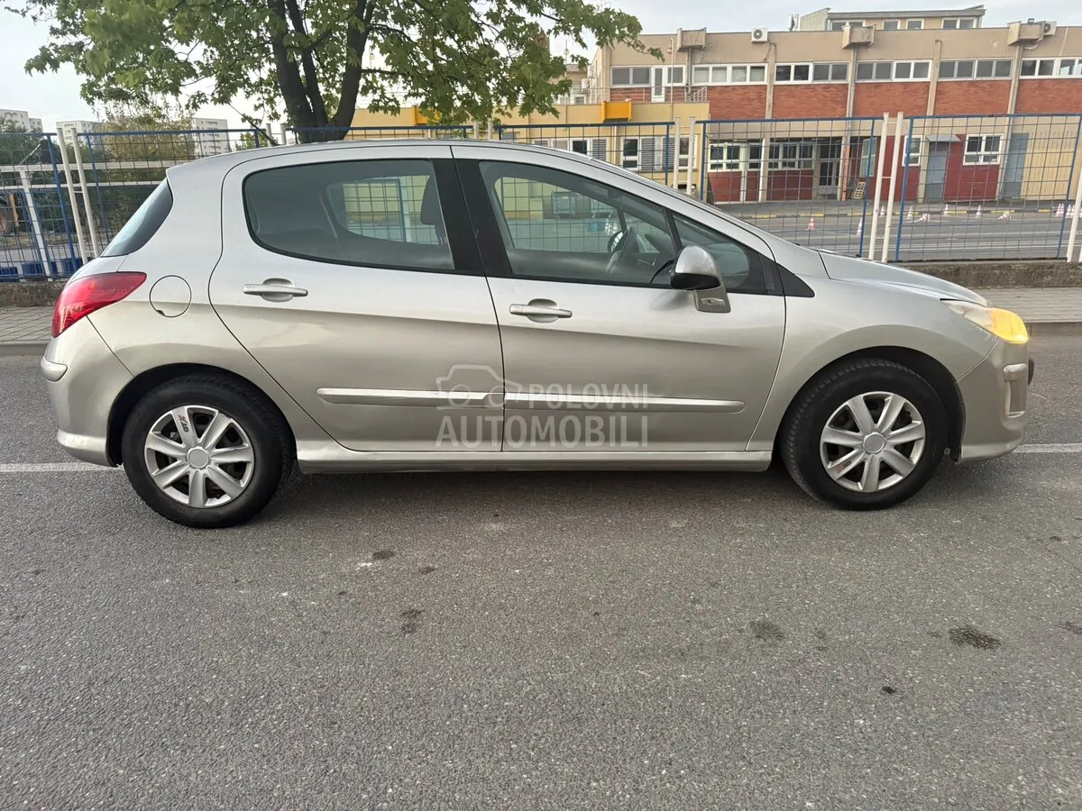 Peugeot 308 2008 photo 4