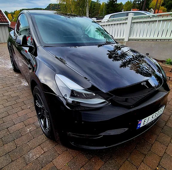 Tesla Model Y 2024 photo 4
