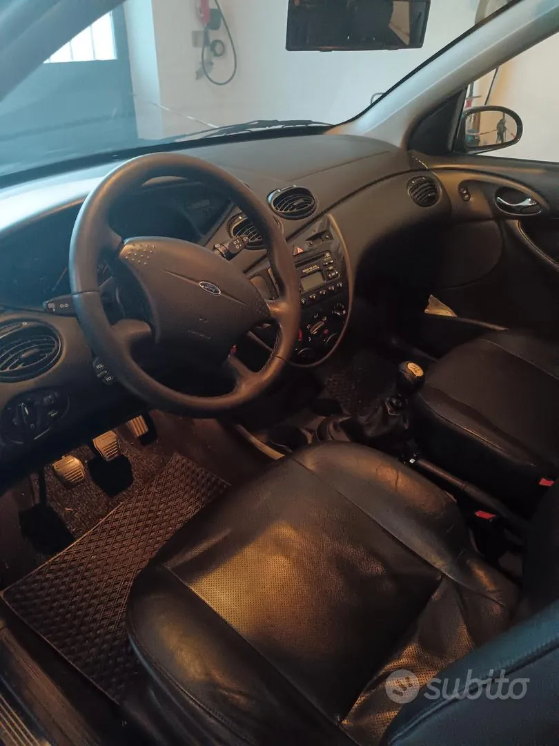 Ford Focus 2002 photo 3