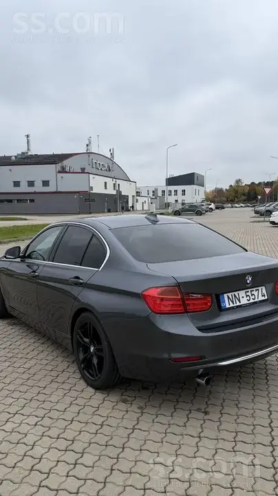 BMW 320I 2013 photo 4