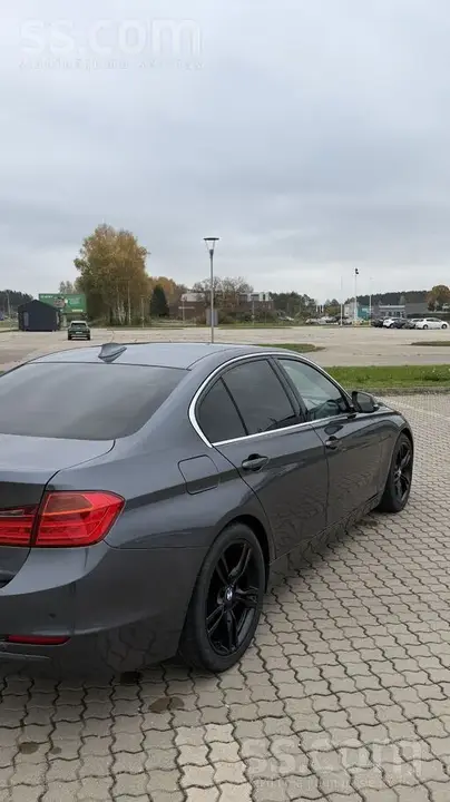 BMW 320I 2013 photo 5