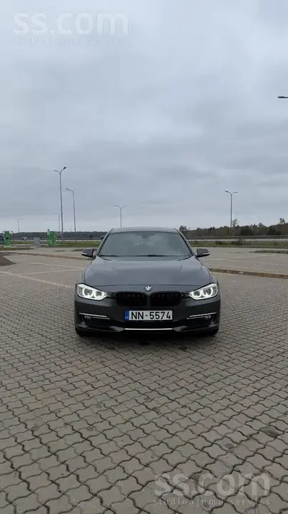 BMW 320I 2013 photo 2