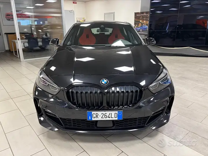 BMW 1 Series 2024 photo 2