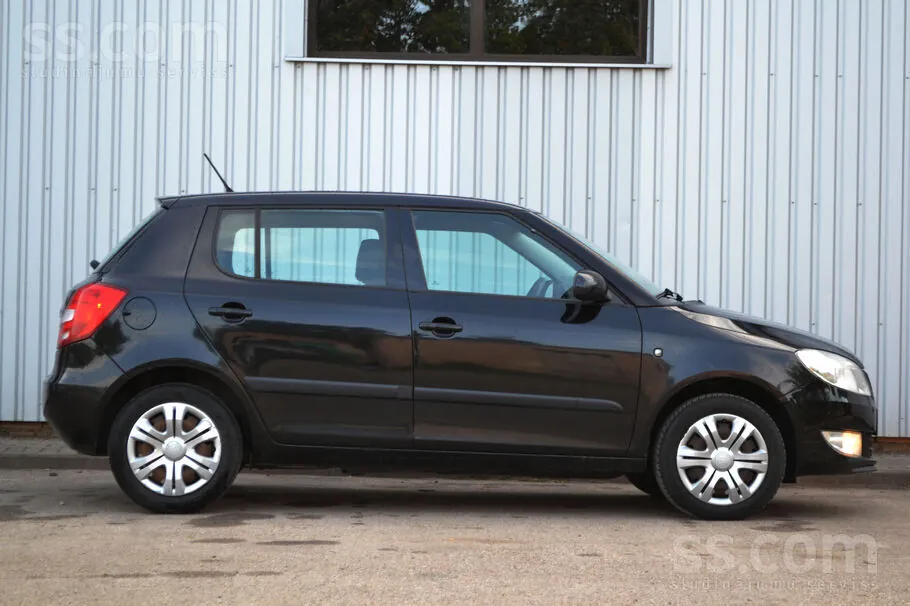 Skoda Fabia 2012 photo 5
