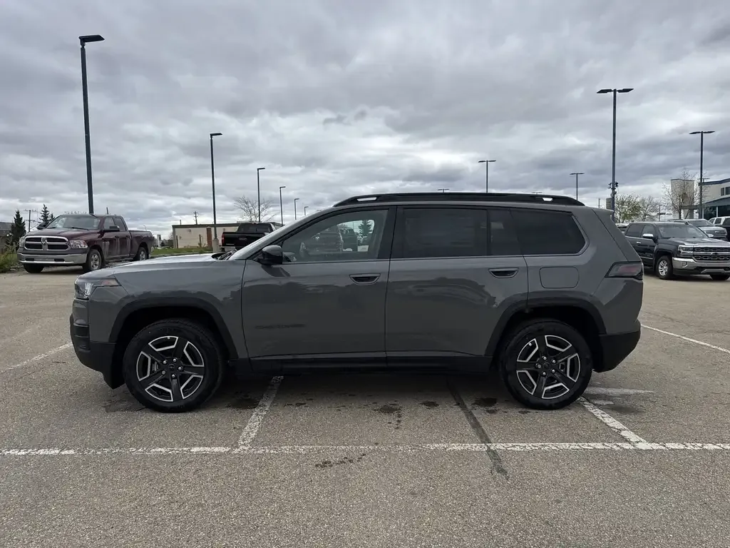 Jeep Cherokee 2026 photo 4
