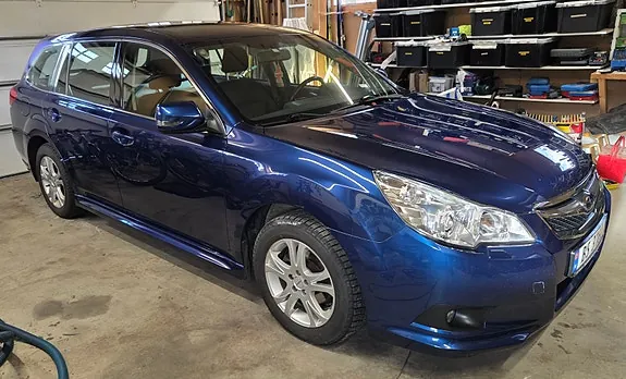 Subaru Legacy 2011 photo 2