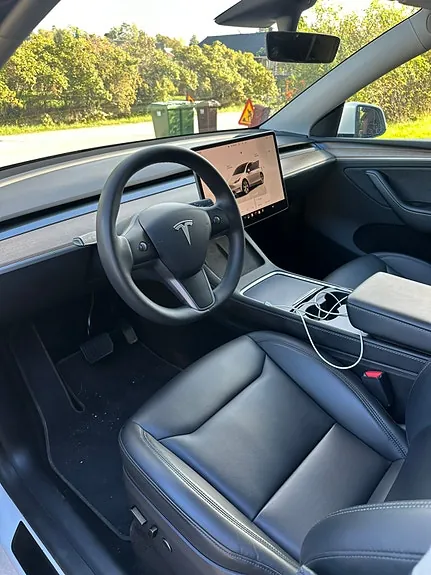 Tesla Model Y 2023 photo 4