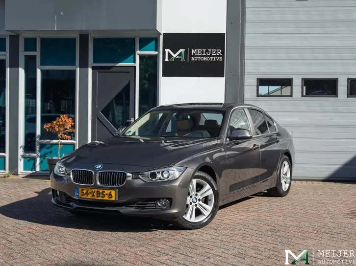 BMW 320I