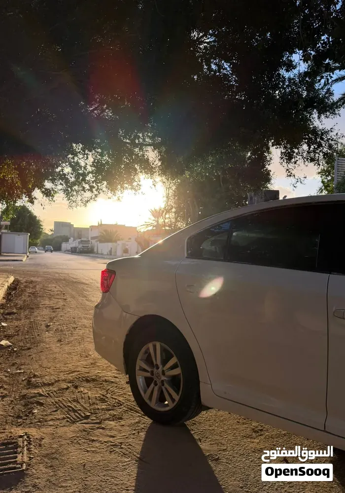 Toyota Avensis 2014 photo 2