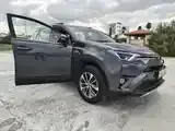 Toyota Rav4 2018 photo 2