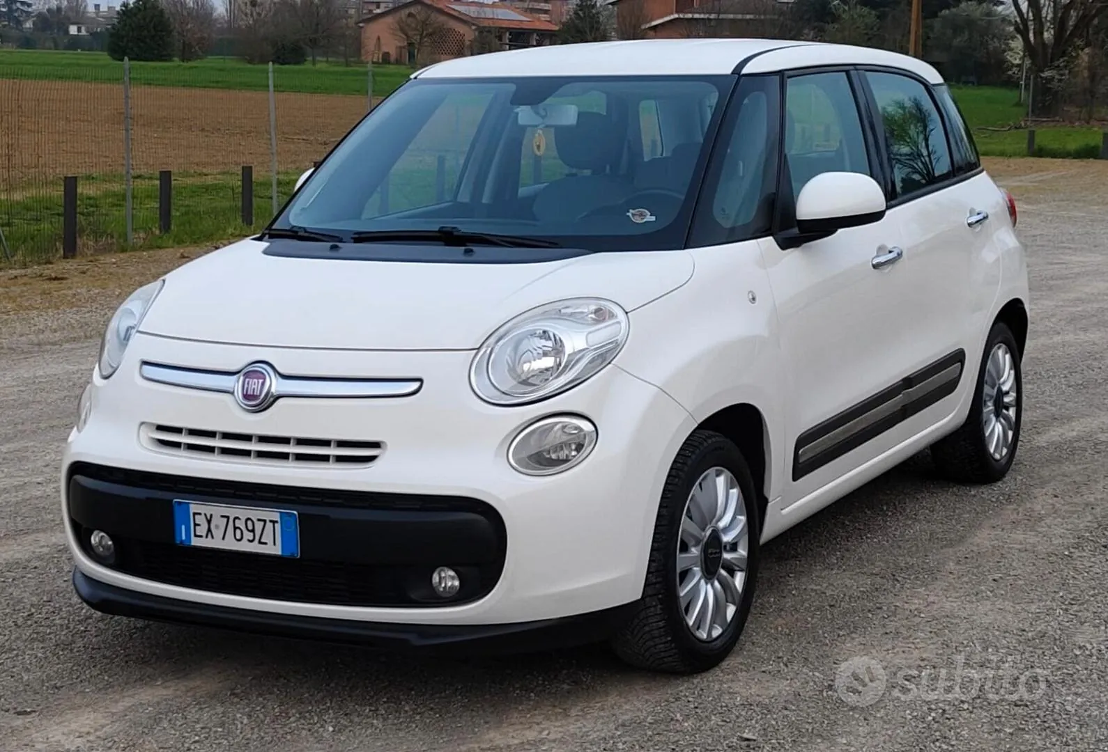 Fiat 500L 2015 photo 2