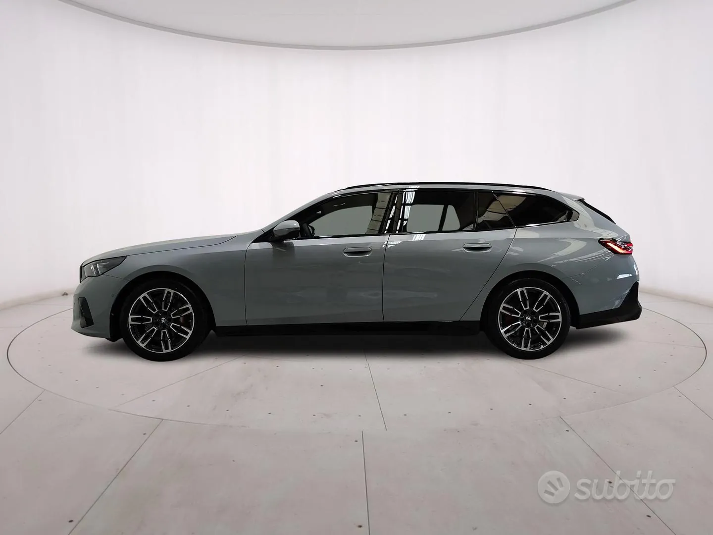 BMW 5 Series 2023 photo 3