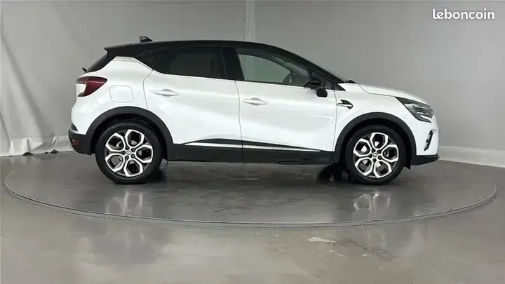 Renault Captur 2023 photo 4