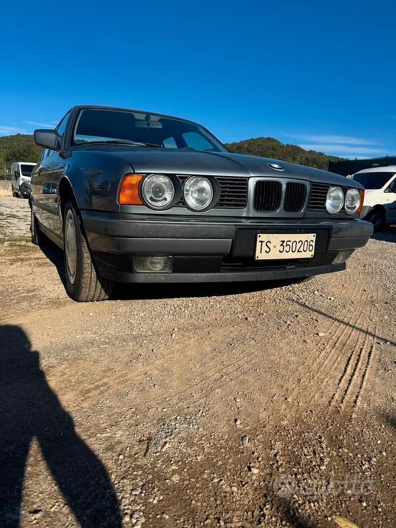 BMW 520I