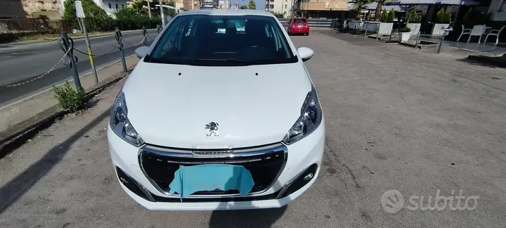 Peugeot 208 2016 photo 3