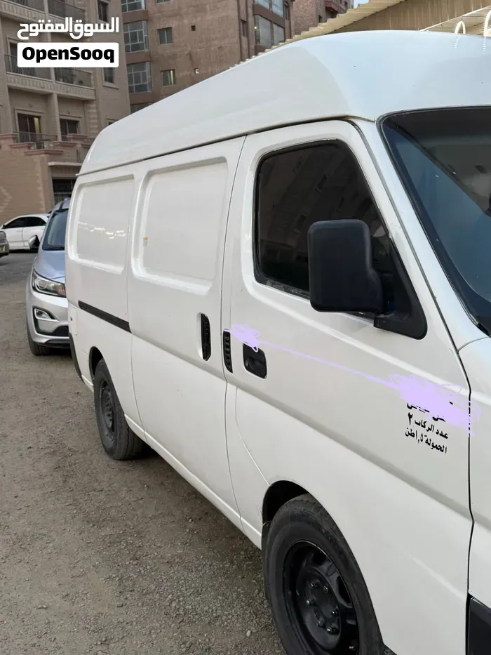 Nissan Urvan 2003 photo 3