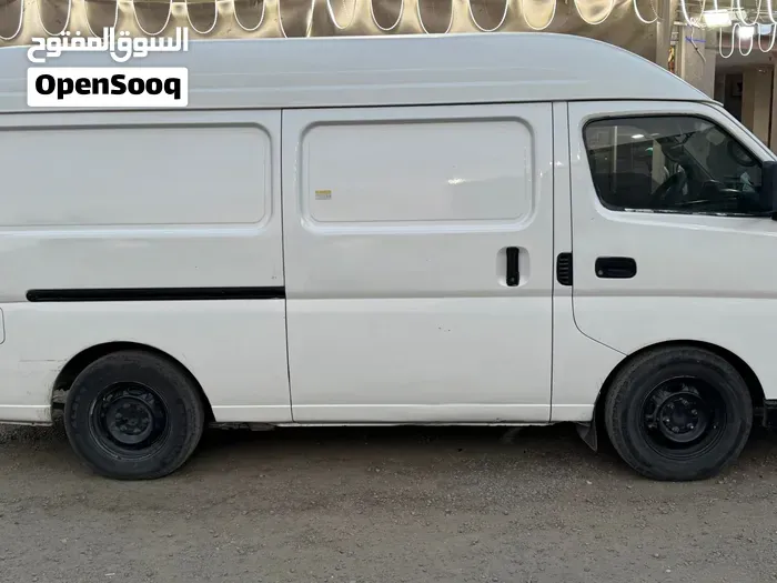 Nissan Urvan 2003 photo 4