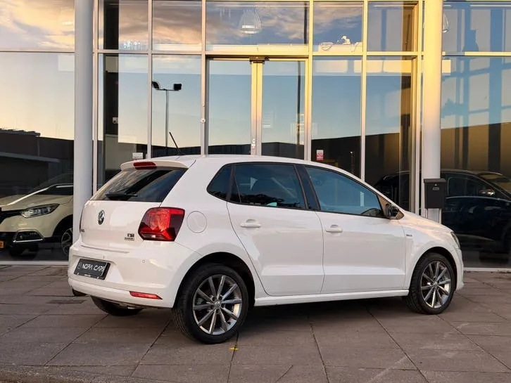 Volkswagen Polo 2014 photo 2